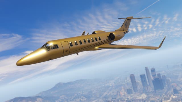 The solid gold Buckingham Luxor Deluxe shines in the Los Santos skies.